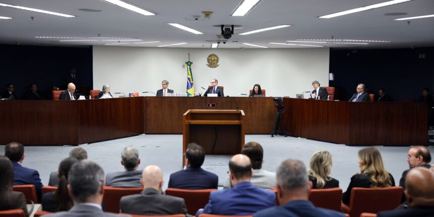 stf-retoma-julgamento-de-bolsonaro;-carmen-lucia-vota