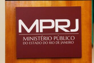 policiais-ligados-a-milicia-sao-acusados-da-morte-de-vereador-no-rio
