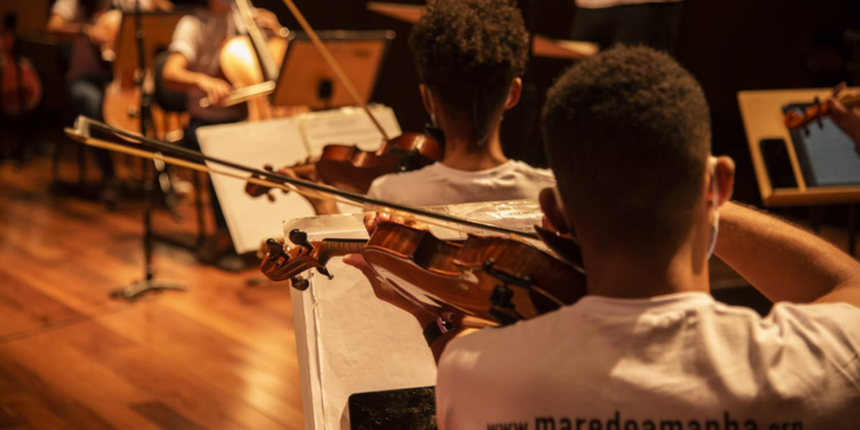 aulas-gratuitas-de-musica-sao-oferecidas-no-complexo-da-mare