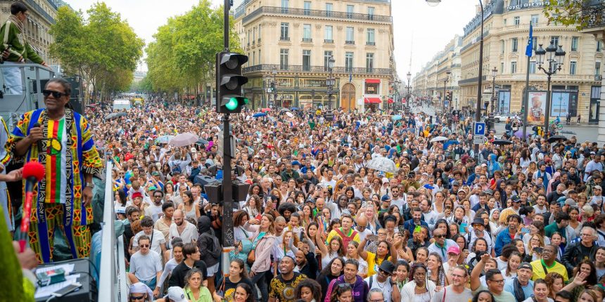 cultura-afro-brasileira-e-celebrada-em-paris-com-lavagem-de-madeleine
