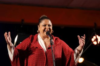 em-show,-fabiana-cozza-propoe-a-uniao-e-o-fim-da-intolerancia