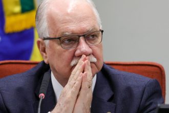 filha-de-fachin-e-alvo-de-agressoes-em-universidade-em-curitiba