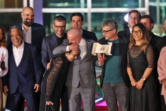 “o-agente-secreto-vai-representar-o-nosso-cinema-com-louvor”,-diz-lula