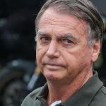 apos-retirada-de-lesoes-da-pele,-bolsonaro-volta-a-prisao-domiciliar