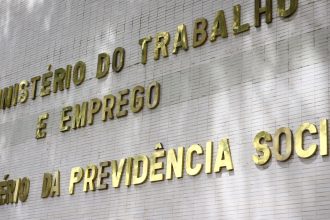 governo-notifica-patroes-sobre-atraso-do-fgts-de-empregadas-domesticas
