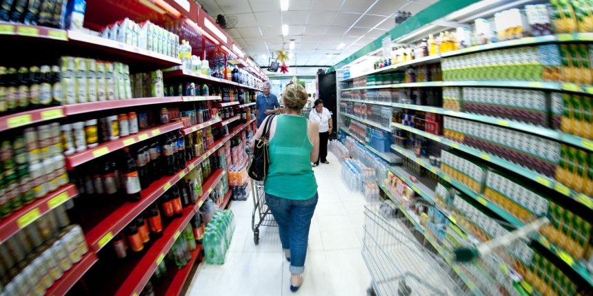 sp:-cesta-basica-tem-queda-puxada-por-melhora-no-valor-de-proteinas