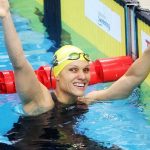 carol-santiago-e-tricampea-mundial-dos-100m-costas-em-singapura