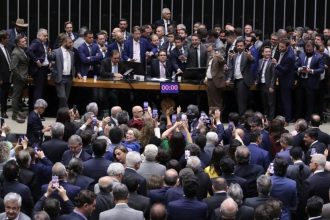 corregedor-da-camara-pede-suspensao-de-3-deputados-envolvidos-em-motim