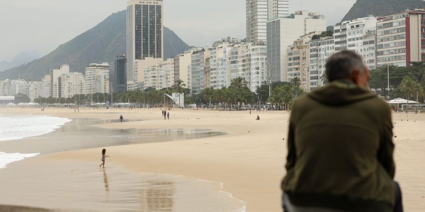 frente-fria-chega-ao-rio-com-pancadas-de-chuva-e-vento-forte