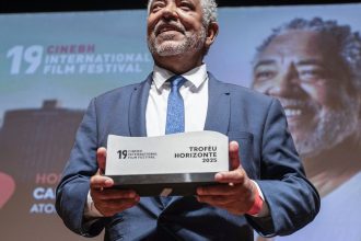 abertura-do-cinebh-homenageia-carlos-francisco,-com-sala-lotada