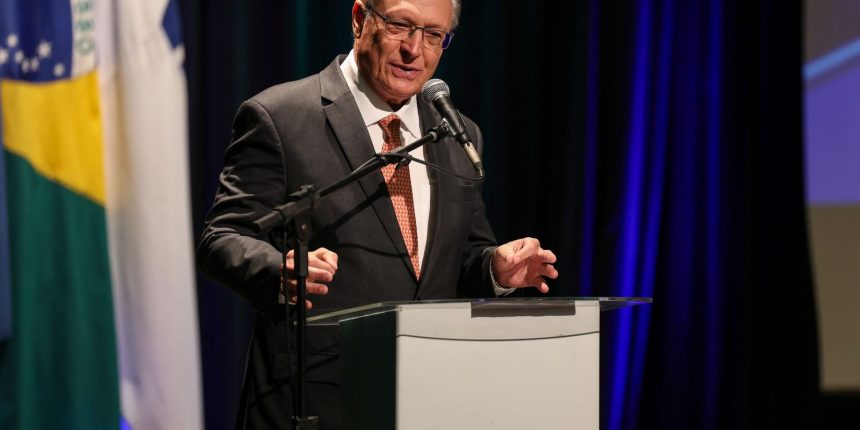 “boa-quimica”-entre-presidentes-vai-ajudar-no-tarifaco,-diz-alckmin