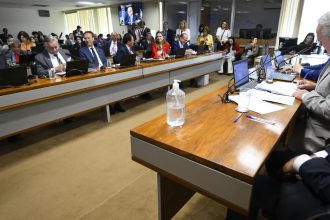 comissao-do-senado-aprova-isencao-do-ir-para-quem-ganha-ate-r$-5-mil