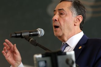 barroso-diz-que-pais-precisa-de-recomeco-e-pacificacao