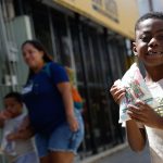 fe-e-alegria-marcam-o-dia-de-cosme-e-damiao-no-rio-de-janeiro