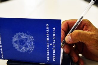 taxa-de-desemprego-em-agosto-fica-em-5,6%-e-repete-recorde-de-minima