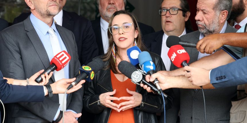 presidenta-do-psol-tem-visto-cancelado-pelos-estados-unidos