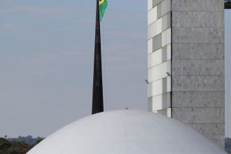 senado-analisa-projeto-que-regulamenta-comite-gestor-de-novo-imposto
