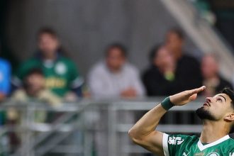 brasileiro:-palmeiras-vence-vasco-em-casa-para-assumir-vice-lideranca