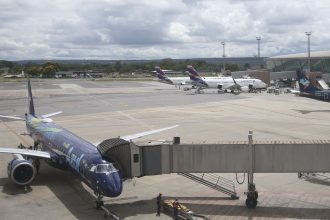 aviao-supera-onibus-como-segundo-meio-mais-comum-de-viagens-pessoais