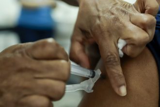 governo-lanca-campanha-para-vacinar-criancas-e-jovens-ate-15-anos