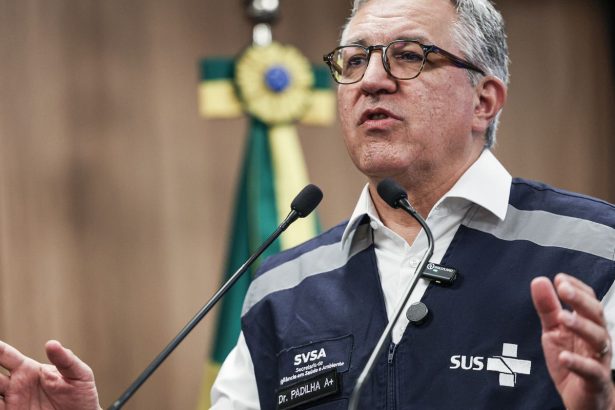 casos-suspeitos-de-intoxicacao-devem-aumentar-no-pais,-diz-ministro