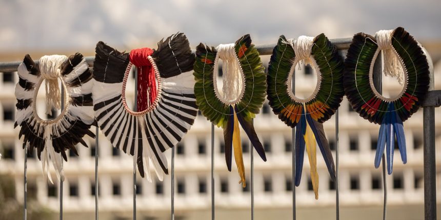 indigenas-fazem-ato-no-stf-e-defendem-derrubada-do-marco-temporal