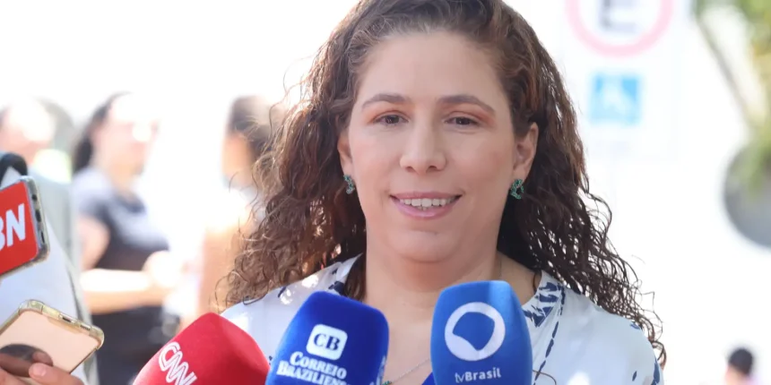 ministra-esther-dweck-aposta-em-queda-na-abstencao-no-cnu