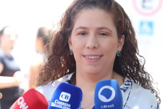 ministra-esther-dweck-aposta-em-queda-na-abstencao-no-cnu