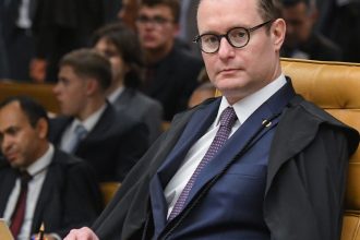 zanin-vota-para-manter-moro-reu-por-calunia-contra-gilmar-mendes