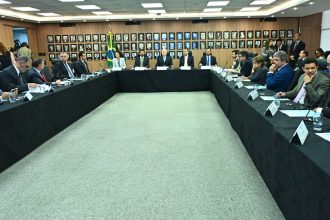 governo-cria-comite-de-enfrentamento-da-crise-do-metanol