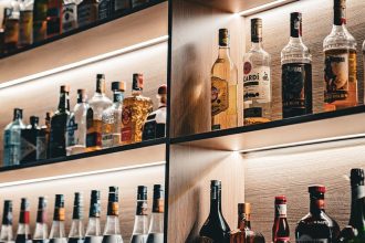 lula-sanciona-aumento-de-pena-por-venda-de-bebida-alcoolica-a-menores