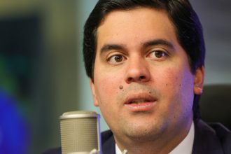 partidos-punem-ministros-do-esporte-e-turismo-por-desobediencia