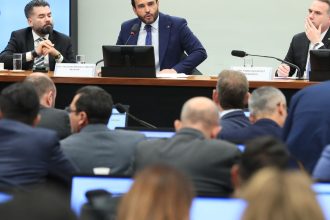 relator-vota-para-arquivar-processo-de-cassacao-de-eduardo-bolsonaro