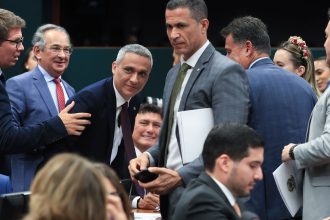 ccj-da-camara-suspende-acao-penal-no-stf-contra-deputado-gayer