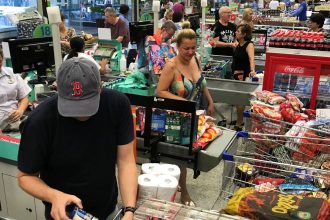 precos-dos-alimentos-caem-pelo-4o-mes-consecutivo,-diz-ibge