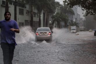 defesa-civil-emite-alerta-severo-de-temporal-para-capital-paulista
