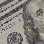 dolar-cai-para-r$-5,46-com-alivio-nas-tensoes-entre-eua-e-china