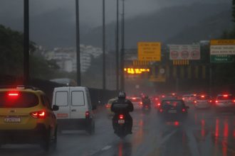 rio-tem-alerta-de-chuva,-ventos-e-ressaca-do-mar-nas-proximas-horas