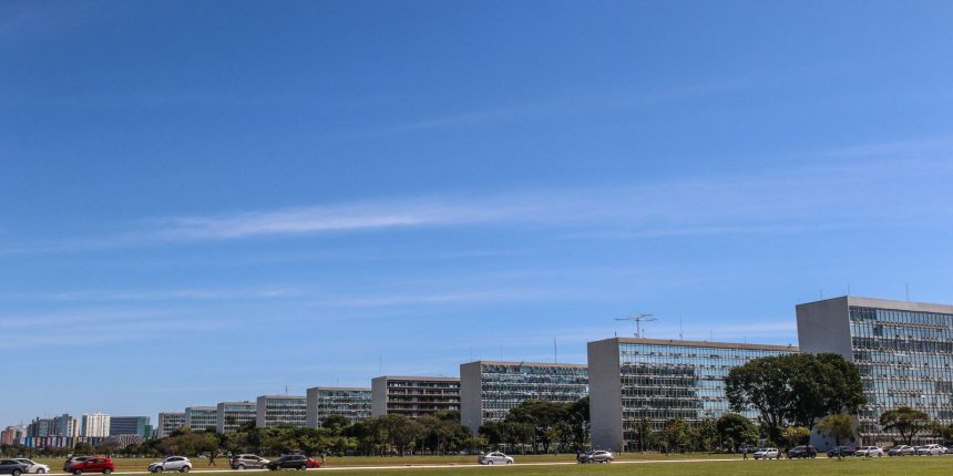 tcu-suspende-exigencia-de-governo-buscar-centro-da-meta-fiscal-em-2025