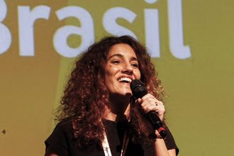 ebc:-antonia-pellegrino-recebe-premio-amigos-do-cinema-infantil