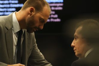 moraes-manda-dpu-assumir-a-defesa-de-eduardo-bolsonaro-no-stf