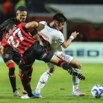 vitoria-derrota-bahia-e-ganha-folego-na-luta-contra-o-rebaixamento