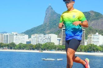 carioca-aproveita-prova-de-rua-para-visitar-o-cristo-pela-primeira-vez