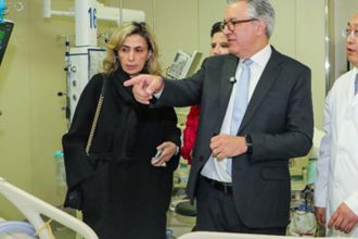 padilha-visita-modelo-de-hospital-inteligente-na-china