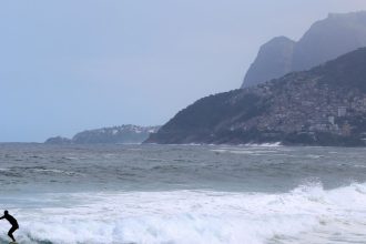 fim-de-semana-no-rio-tera-mar-de-ressaca-e-frente-fria