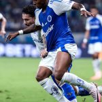 cruzeiro-vence-e-permanece-na-cola-dos-lideres-do-brasileiro