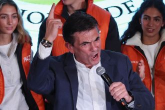 rodrigo-paz-e-eleito-presidente-da-bolivia-em-meio-a-crise-economica