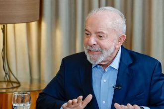 em-roma,-lula-defende-que-pobres-sejam-colocados-no-orcamento