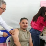 em-dia-d-de-vacinacao,-padilha-garante-a-seguranca-da-imunizacao