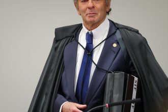 fachin-autoriza-fux-a-mudar-para-a-segunda-turma-do-stf